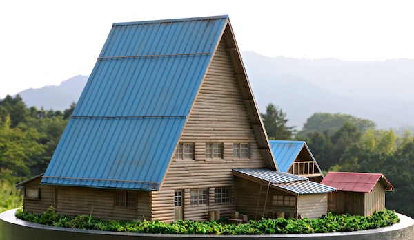 大きな三角屋根/縞枯山荘 
