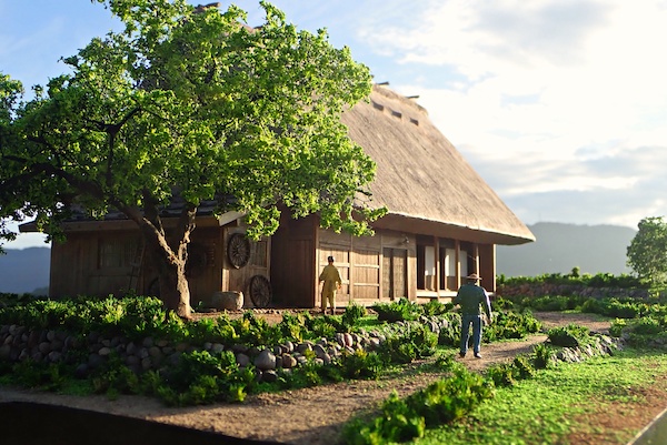 合掌造り　前方右側を見る